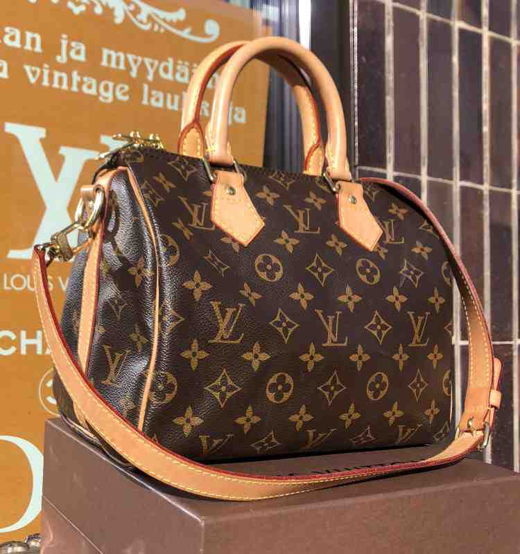 LOUIS VUITTON VYÖ  Antiikkiliike Wanha Elias